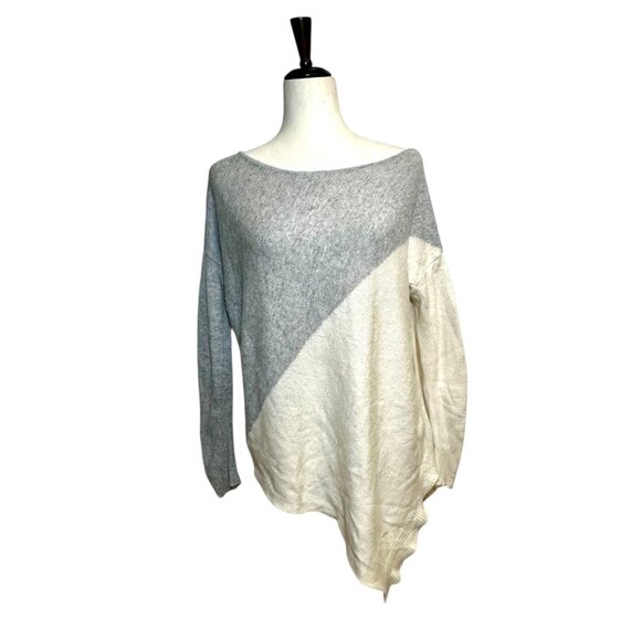 Alice + Olivia Gray Cream Colorblock Asymmetrical Hem Wool Angora Blend Sweater - Picture 2 of 8